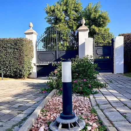 Pignatelli Bed and Breakfast *